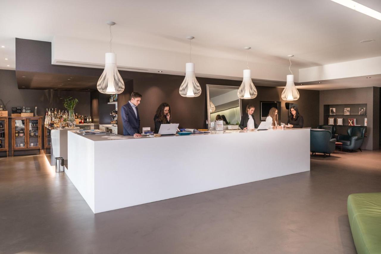 Point Hotel